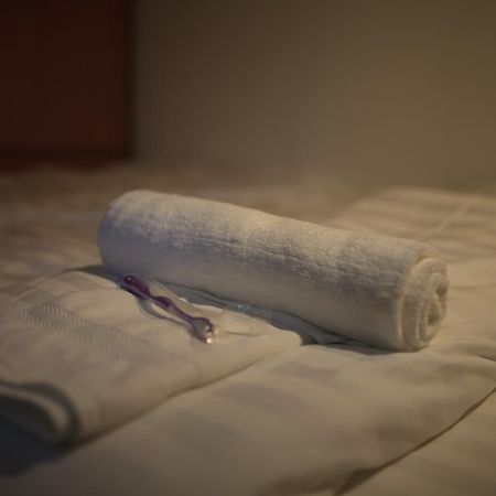 Anh Tuan Hotel Хюе Екстер'єр фото