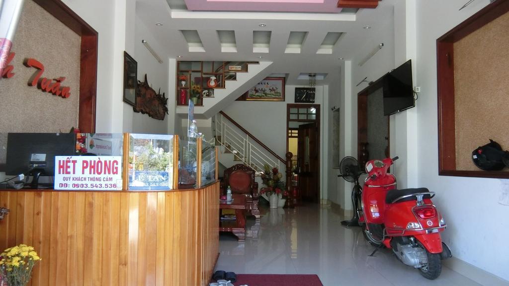 Anh Tuan Hotel Хюе Екстер'єр фото
